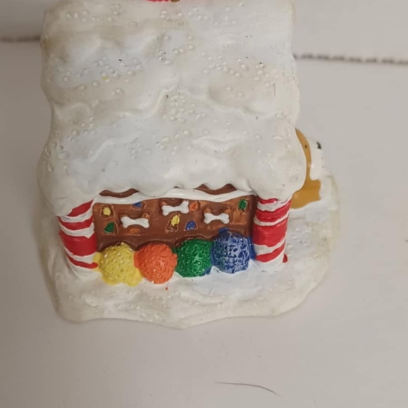 VINTAGE PAPEL SANTA PAWS IN‎ CHRISTMAS DOGHOUSE RESIN CHRISTMAS ORNAMENT CUTE - Picture 2 of 5